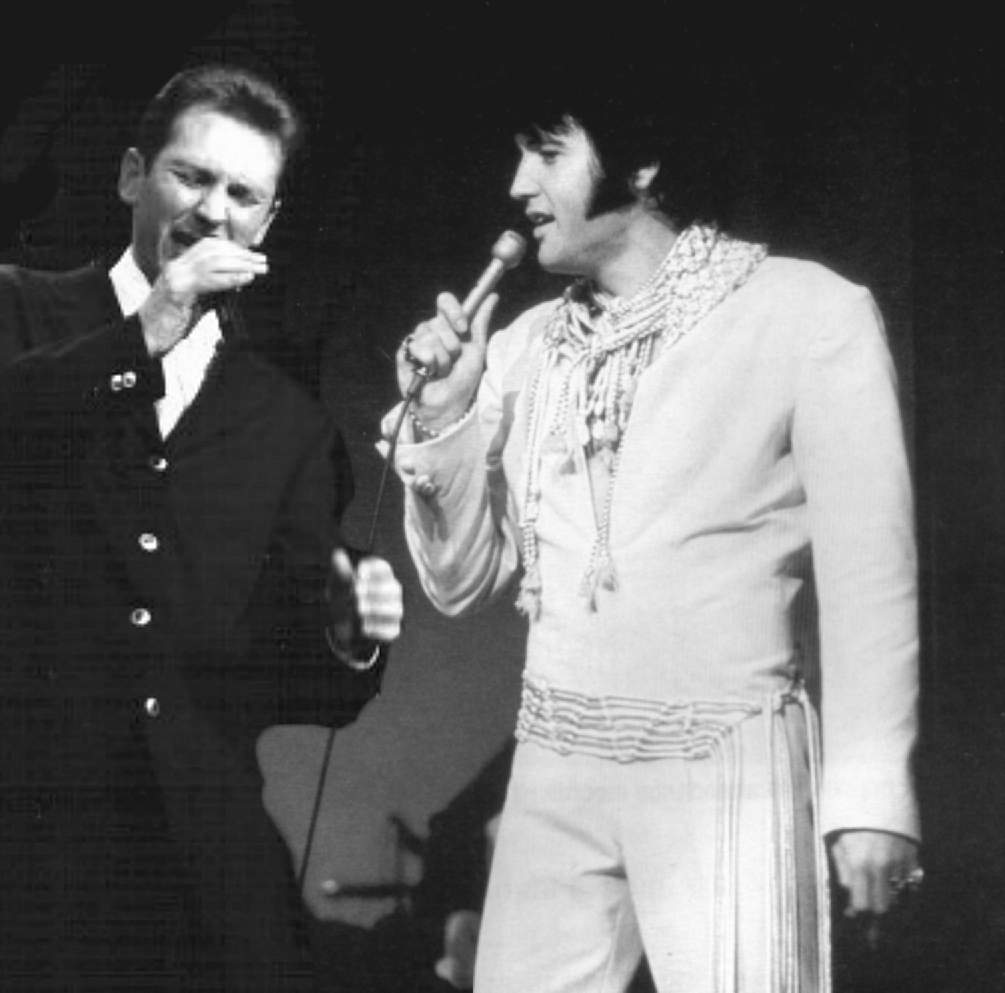 Elvis&Helmut.jpg (62621 octets)